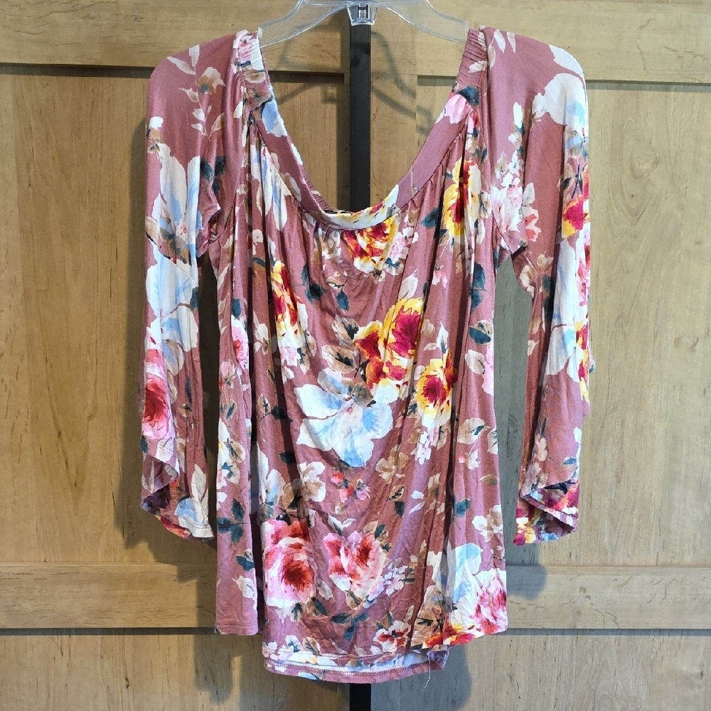 (J57) Floral Blouse with Pink and White Accents Sz M